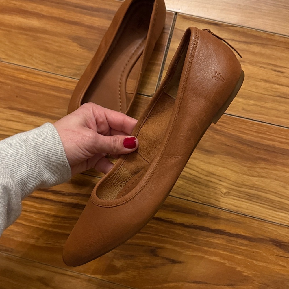 Frye Regina Women's Ballet Flat Size 7 Cognac Leather Pointed Toe Shoes - Picture 3 of 5